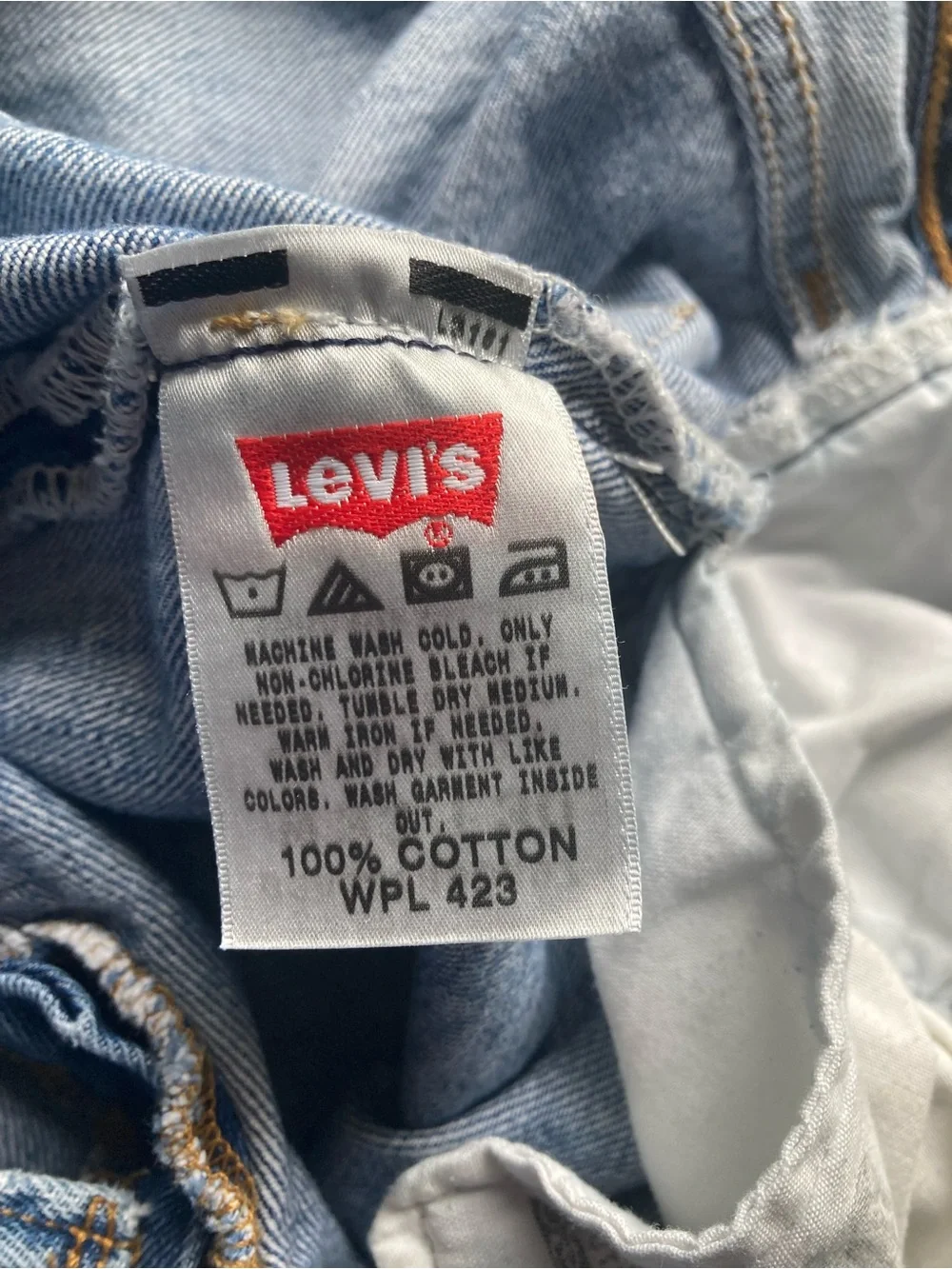 Vintage Levi’s 501 Button Fly Jeans 33x30 Light Stone Wash Straight Leg